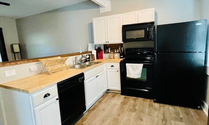University House | Legend's Orchard-Close to Downtown and Baylor