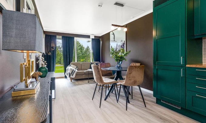 Beitostolen Apartment | Leilighet Beitostølen sentrum, terrasse og innendørs parkering