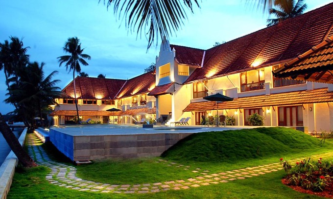 Muhamma Resort | Lemon Tree Vembanad Lake Resort, Kerala
