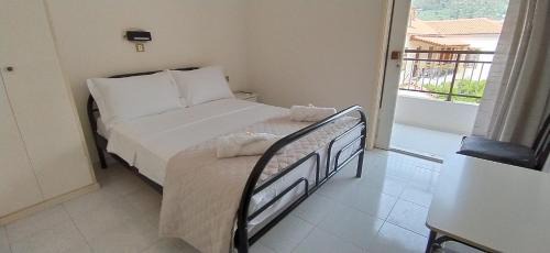 Leonidio Bed & Breakfast | Leonidio Rocks