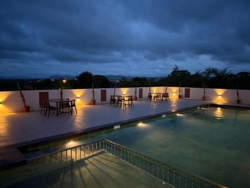 Gundlupet Resort | Leopard Hill Resort - Bandipur