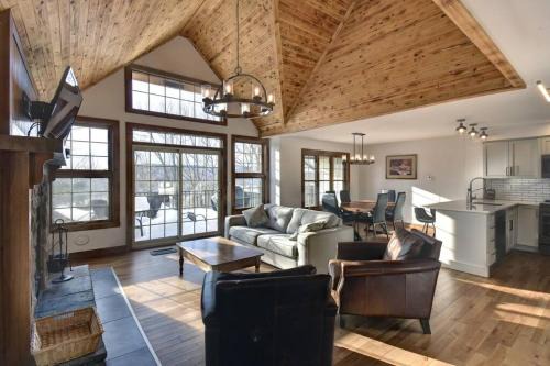 Mont-Tremblant Villa | Les Falaises Mont Tremblant Luxury Ski Retreat
