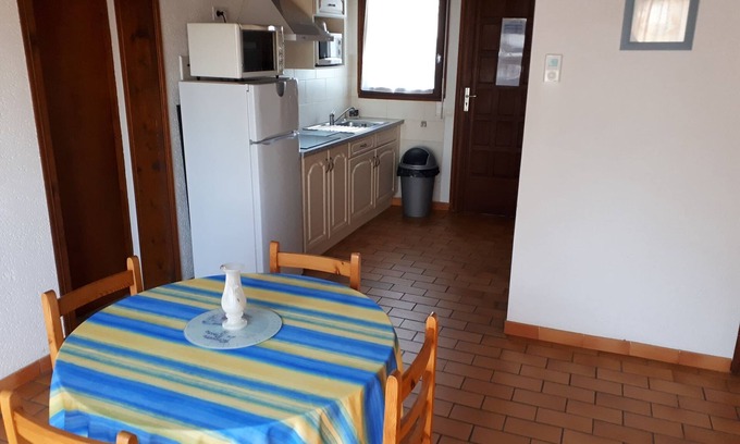 Eugenie-les-Bains Apartment | Les Genêts (T2 ground floor) with swimming pool