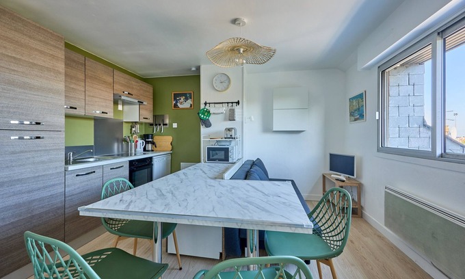 Courseulles-sur-Mer Apartment | Les Jardins du Val Pican - Appt proche de la mer