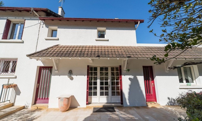 Saint-Benoit House | Les Poissons Rouges - house in the countryside