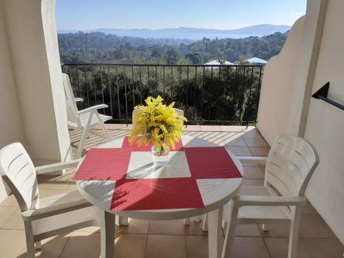 Les Restanques Apartment | les Restanques Du Golf de Saint Tropez, 83310 Grimaud, France Appartement