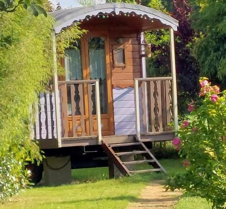 Brissarthe House | Les roulottes de la Brauderie