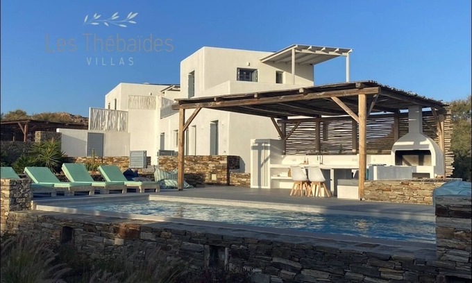 Plaka Villa | Les Thébaïdes , directly on Plaka beach with private pool