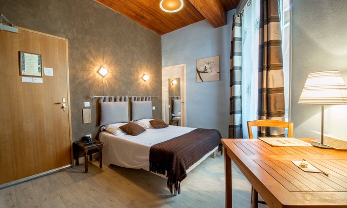 Tournon-d'Agenais Hotel | Les Voyageurs