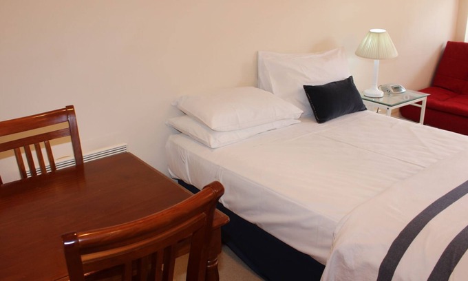 Leura House | Leura Fairways East - self-contained Studio