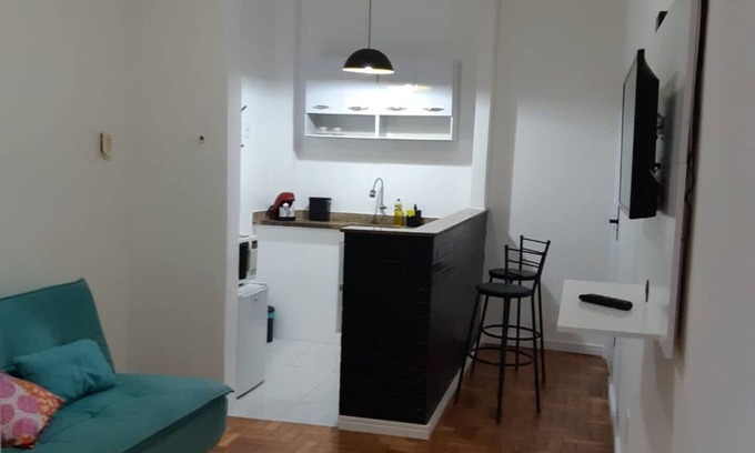 Leme Apartment | Lev Apartments - Copacabana Apartment - Posto 2 - 300m from the beach