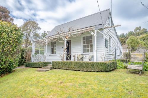 Akaroa House | Libeau Cottage - Akaroa Holiday Home