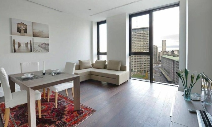 Varesine Apartment | Liberazione - Solaria, Apt In Exclusive Solaria Tower By Halldis