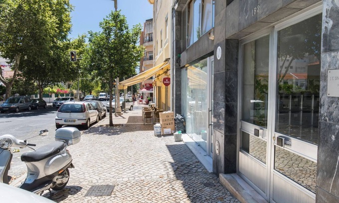 Penha de Franca Apartment | Light & Comfy Flat by LovelyStay