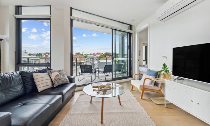 Flemington Apartment | Light-Filled 2BR Apt nw/Balcony + Free Parking - near CBD & Cafes