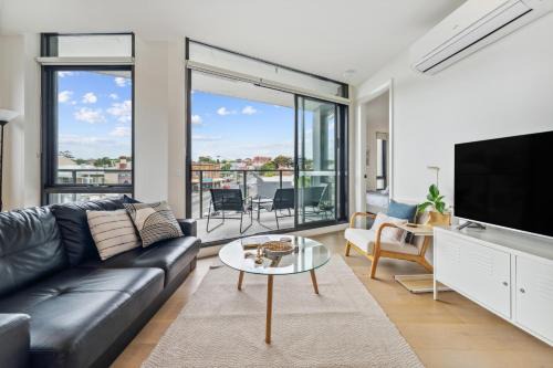 Travancore Apartment | Light Filled 2BR Apt with Balcony, Parking, near CBD & Cafes