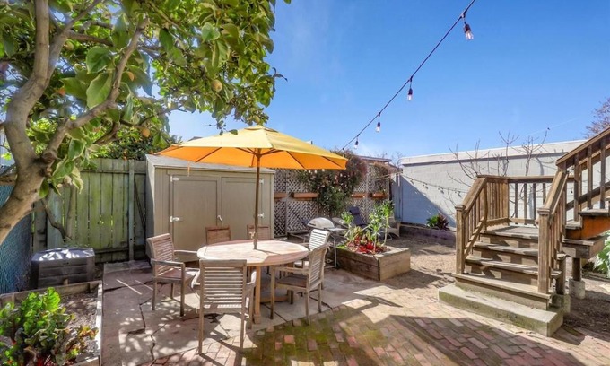 Paradise Park Apartment | Light filled Condo 3 Bedrm with enclosed sunny backyard