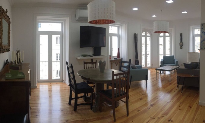 Penha de Franca Apartment | LIGHT FILLED OPEN CONCEPT 3 BR WITH A/C IN LISBON IN HISTORIC BUILDING