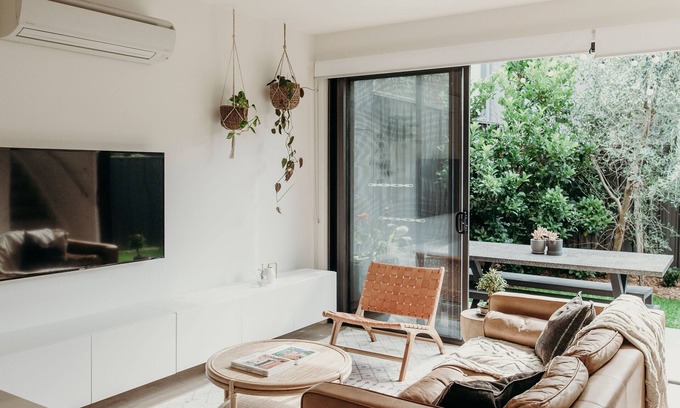 Merewether House | Light-filled & stylish. Central Location.✨