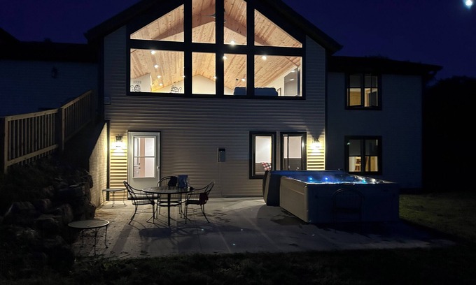 Galena House | Lighted Hot Tub w/4 BD/2.5 Baths and VERY close to town.