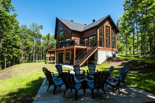 Amherst Ski Chalet | Lilia Chalet Urbain de Luxe près du Mont-Tremblant