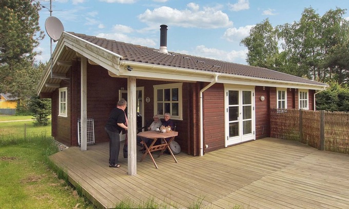 Togeholt House | "Lilian" - 600m from the sea by Interhome