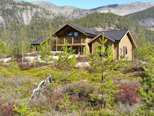 Kviteseid House | Lillelørdag Hytte - Stunning Holiday Home with Sauna