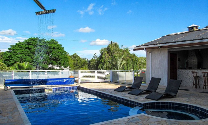 Quadra House | Linda Casa com Piscina e muito lazer em Quadra/SP