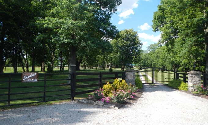 Georgetown Cottage | Linden Place is a new gated Cabin located in the middle of Bluegrass Horse Farms