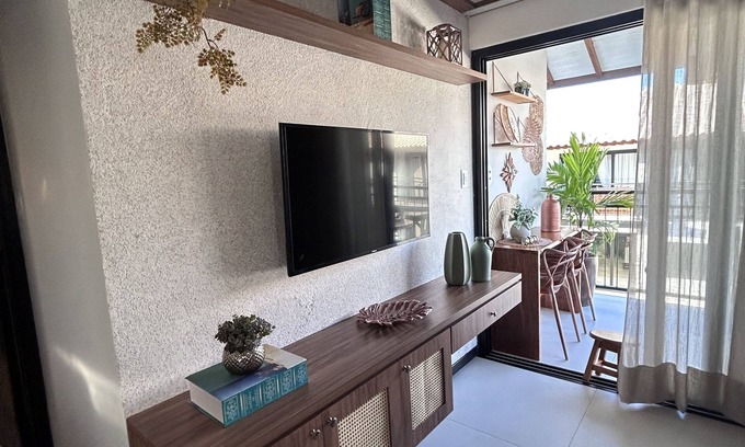 Acu da Torre Apartment | Lindo Quarto e Sala Decorado em Praia do Forte