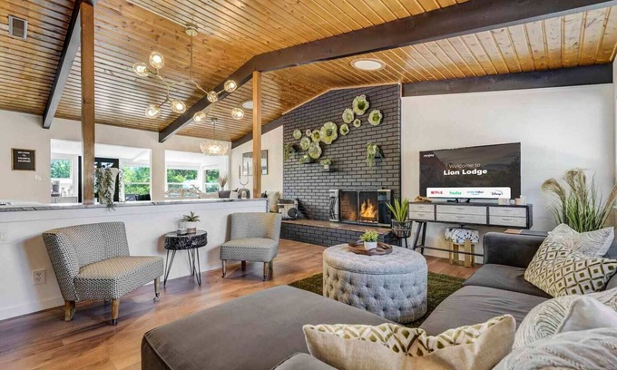 Central Colorado Springs House | Lion Lodge! Game Room, Hot Tub & Fire Pit