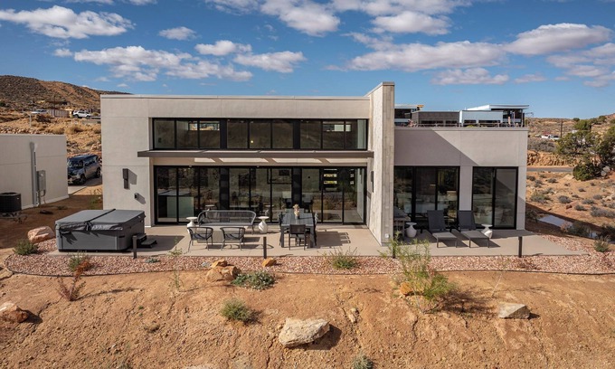 Spanish Valley House | LIONSBACK RESORT MOAB