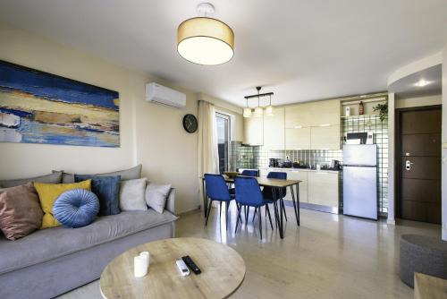 Kallithea Apartment | Lis153 by Smart Cozy Suites - Top Floors with Amazing City View - Available 24hr