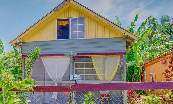 Negril Cabin | Little Cabin In Negril 4 mins walk to Beach