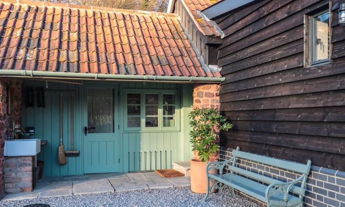 Fiddington Cottage | LITTLE COMBE, romantic, character holiday cottage in Crowcombe