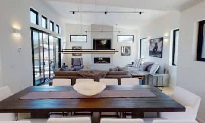 Big Sky House | Little Coyote Retreat