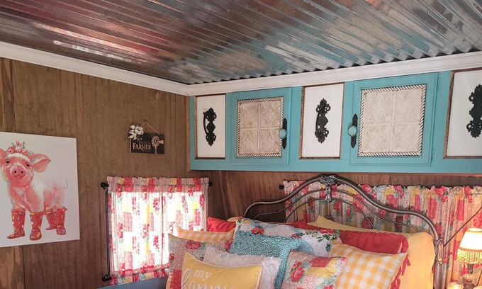 Livingston House | little cozy cottage