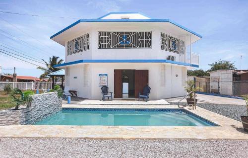 El Combate House | Little Lighthouse - El Farito