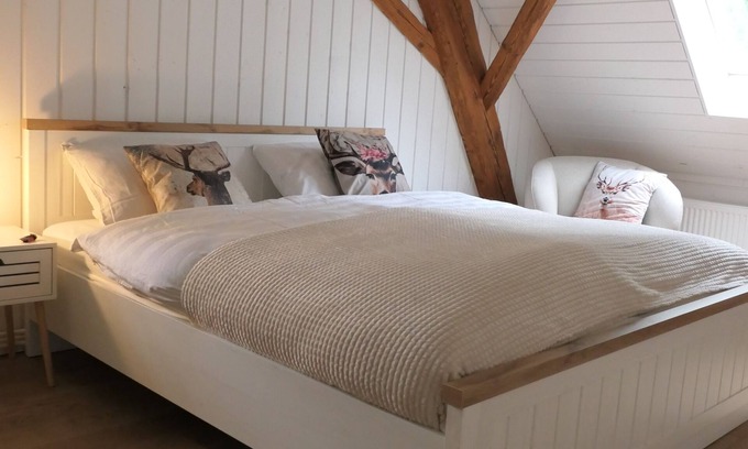 Teufenthal Apartment | Little Nest - Nature & tranquillity between lakes & castles