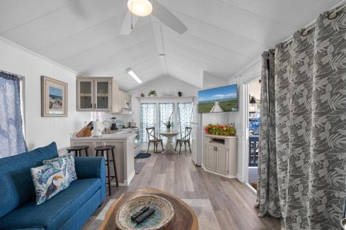 Port Isabel Resort | LIV Resort, Private Jacuzzi and Pet Friendly