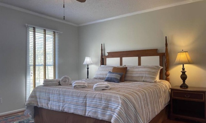 Milledgeville House | Liv@ the Lake - Sinclair