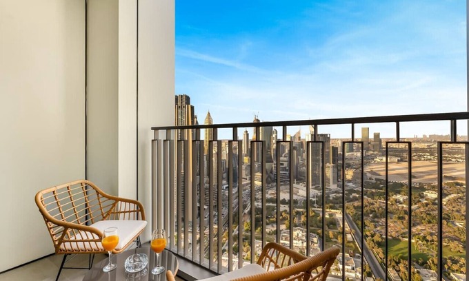 DIFC Apartment | Lively 2BR btwn DIFC & Downtown