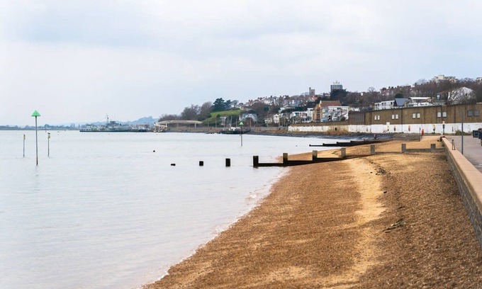 Westcliff-on-Sea Apartment | Livestay Luxury 2Bed Flat in Southend-on-Sea 1