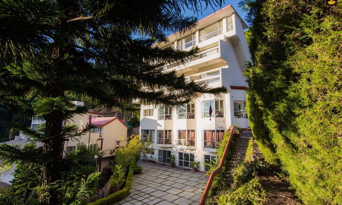 Kumarhatti Resort | LivingStone Misty Mountains Resort Deluxe Room