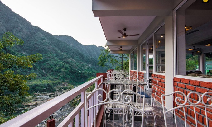 Bullawala Resort | LivingStone River side Hills resort family Room