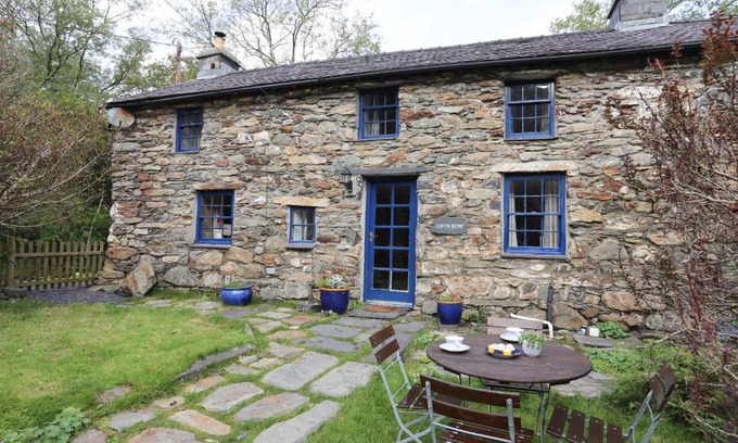Nant Peris House | Llwyn Bedw