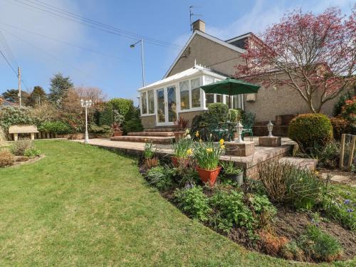 Talybont House | Llwyn Derw