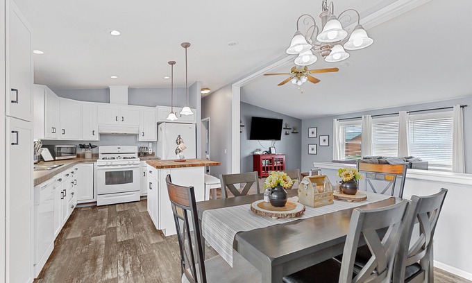 Hermosa House | Located near Mt. Rushmore, the Black Hills, Badlands National Park & more!