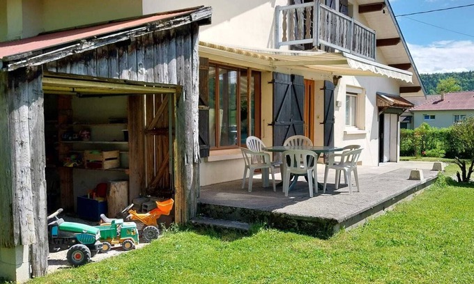 Pont-du-Navoy Apartment | Location in the Jura 10 km from Champagnole and 6 km from Lac de Chalain