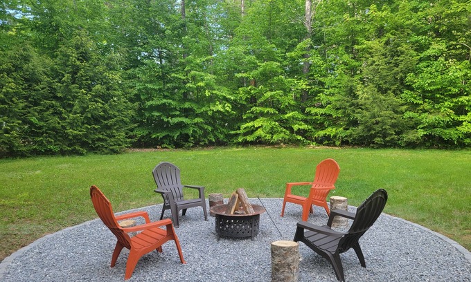 Naples Cabin | Location⭐️⭐️Lake Access, Sebago Cove, Screen Porch, Fire Pit, Downtown 2.7miles!
